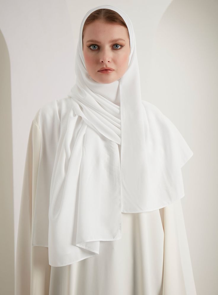 White Georgette Hijab – Soft, Lightweight & Everyday Wear