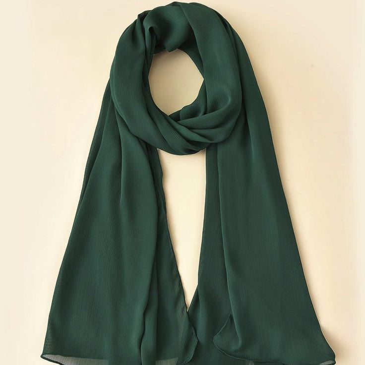 Bottle Green Georgette Hijab – Soft, Lightweight & Everyday Wear